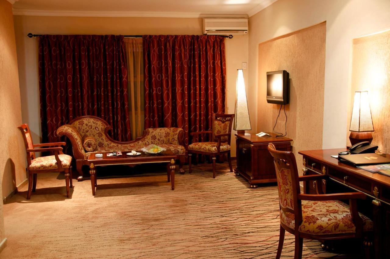 Crossroads Hotel Лилонгве Екстериор снимка