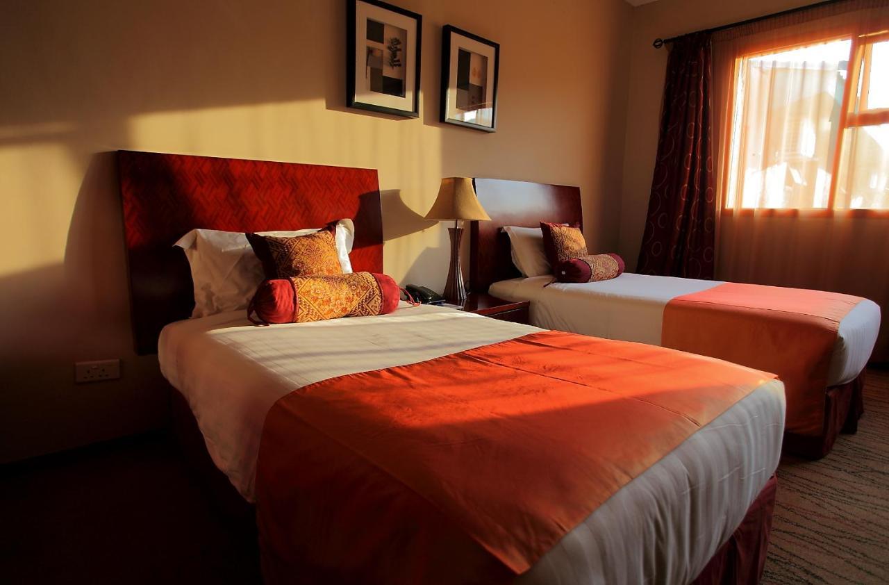 Crossroads Hotel Лилонгве Екстериор снимка