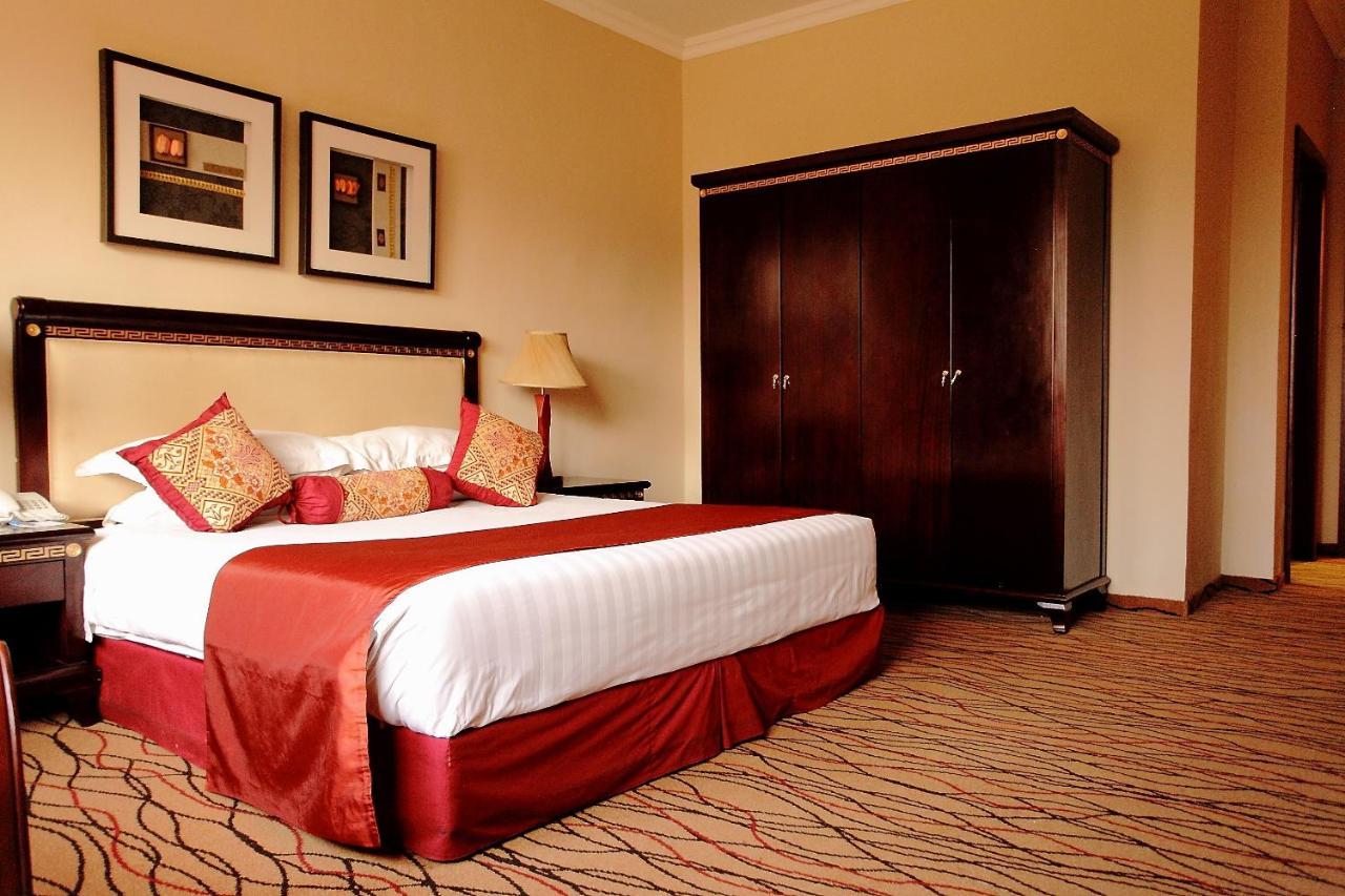 Crossroads Hotel Лилонгве Екстериор снимка