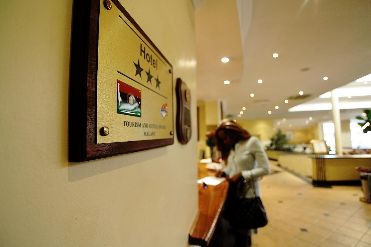 Crossroads Hotel Лилонгве Екстериор снимка