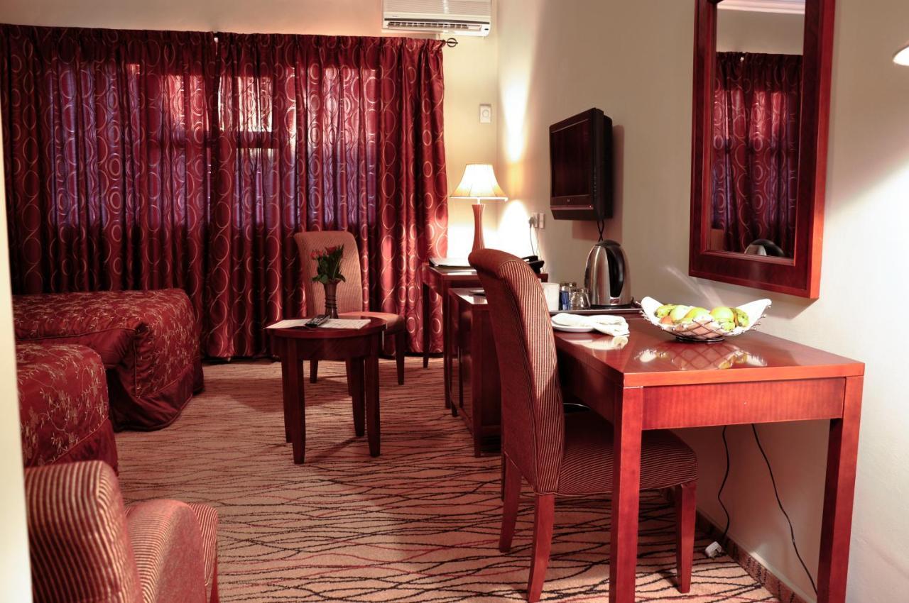 Crossroads Hotel Лилонгве Екстериор снимка